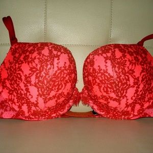 VICTORIAS SECRET Very Sexy Lace push up bra 36D